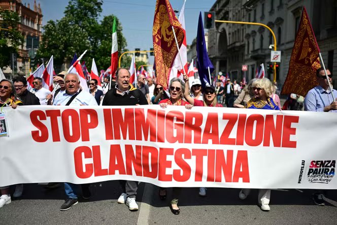 Rassemblement organisé par le groupe Les Patriotes pour l’Europe intitulé « Sans peur : en Europe, patrons chez nous » à Milan, le 18 avril 2026.