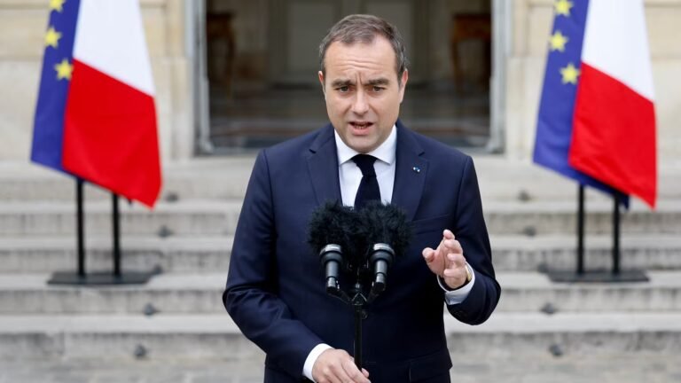 Prix des carburants : Lecornu annonce une aide (très ciblée) pour des travailleurs modestes