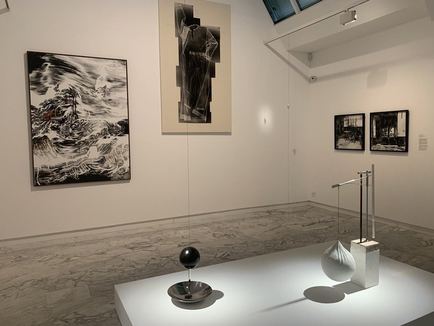 Abdelkader Benchamma, AKHEIRO - Marabouts, 2025, présenté dans l’exposition « La vie climatique. Histoires sensibles des collections privées », musée d’Art contemporain de Marseille, 2026. ©Connaissance des Arts/Guy Boyer