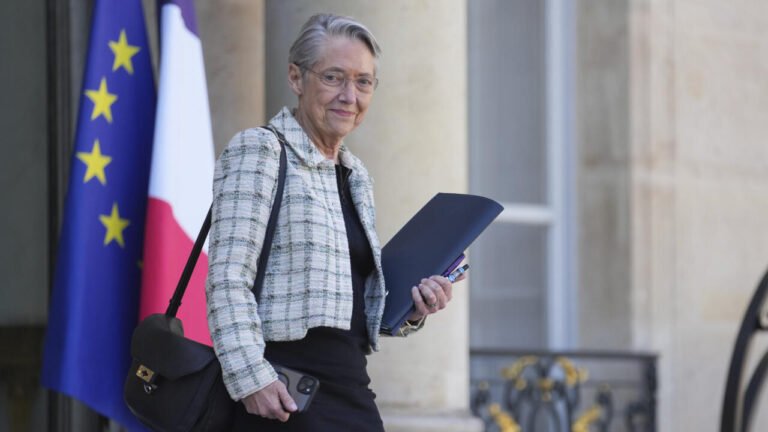 Élisabeth Borne quitte la direction de Renaissance "en désaccord avec la ligne actuelle" du parti