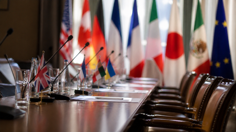 Les puissances moyennes imposent leur tempo diplomatique