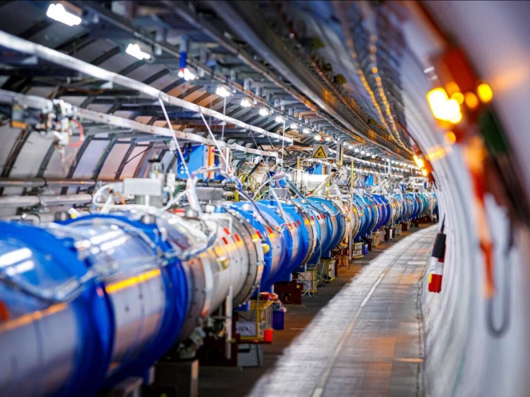 Aimants dans le grand collisionneur de hadrons (LHC). 