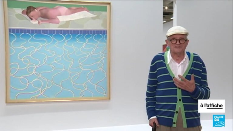 Mort de David Hockney : hommage au peintre des piscines californiennes